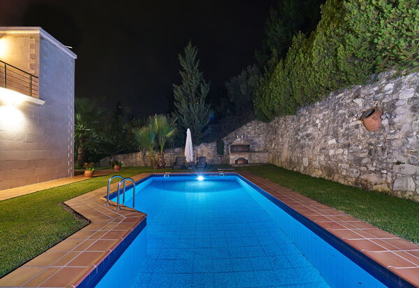 Villa Elia: бассейн, Взгляды, Открытый, Сад, Экстерьеры