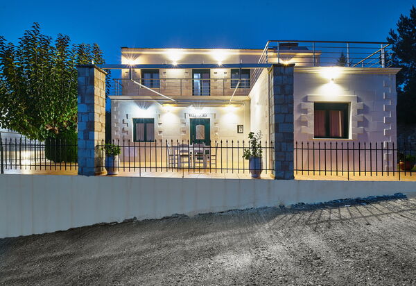 Villa Elia: Взгляды, Главный вход, Открытый