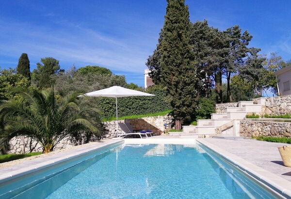 Nerodavola: Schwimmbad