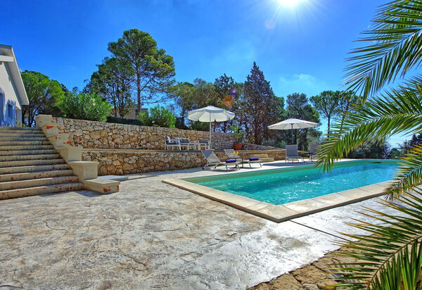 Nerodavola: Schwimmbad