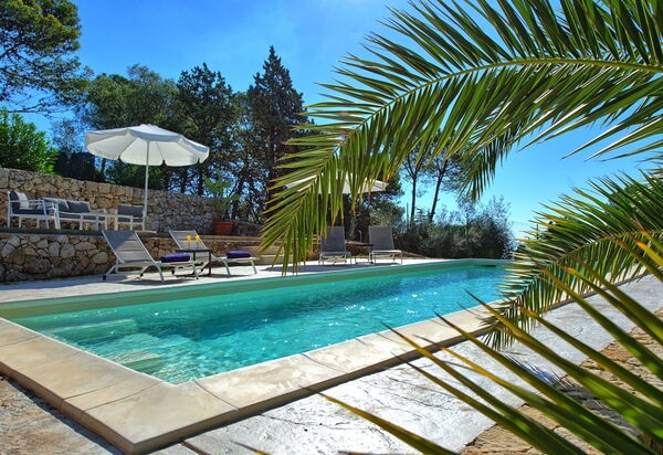 Nerodavola: Draussen, Schwimmbad, Sommer