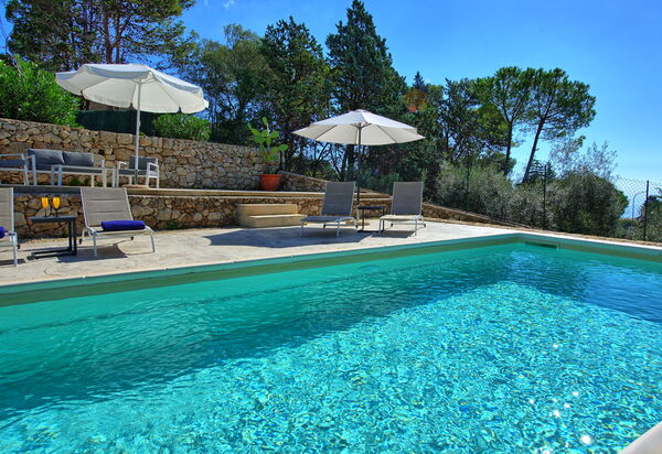 Nerodavola: Schwimmbad