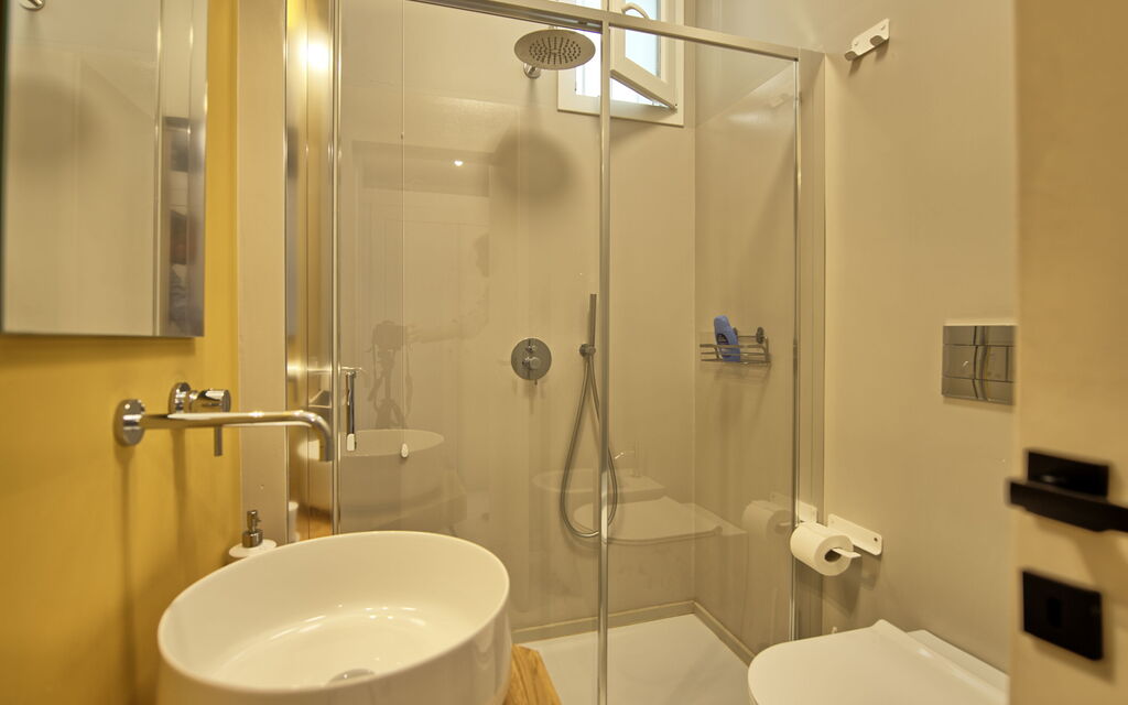 Nerodavola: Bathroom