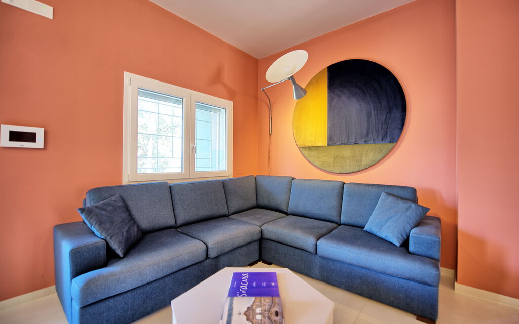 Nerodavola: Living Room