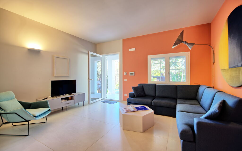 Nerodavola: Living Room