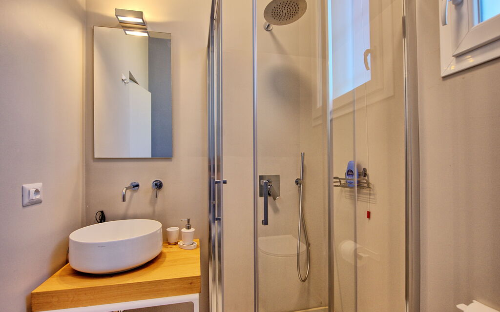 Nerodavola: Bathroom