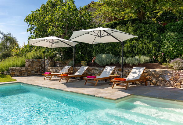 San Guido: Draussen, Schwimmbad