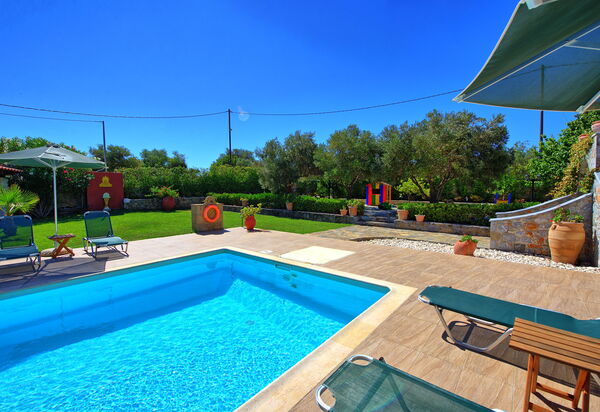 Villa Antina: бассейн