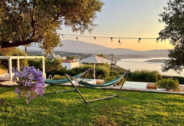 Villa Bluewhite: Extérieur, Jardin, Vues