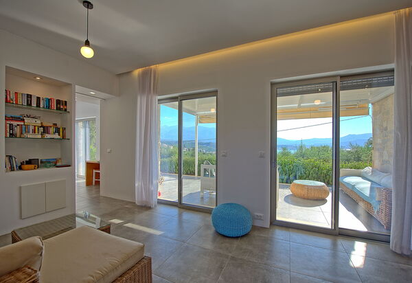 Villa Bluewhite: Salon