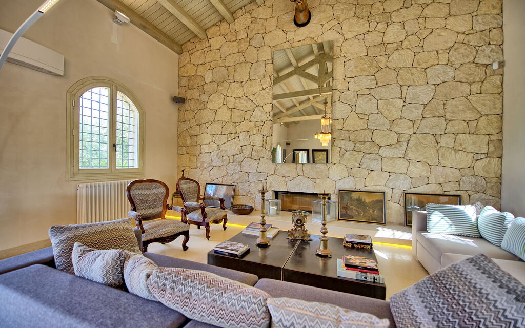 Tenuta Olearum: Living Room