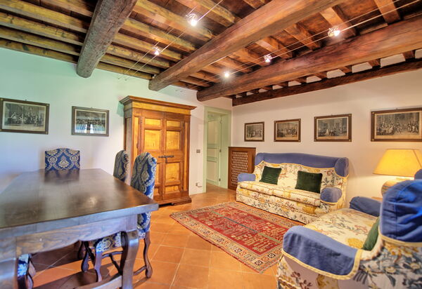 Villa Paneretta: Dining Room, Living Room