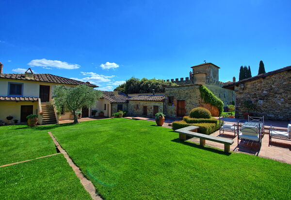 Villa Paneretta: Building Exterior, Garden, Summer