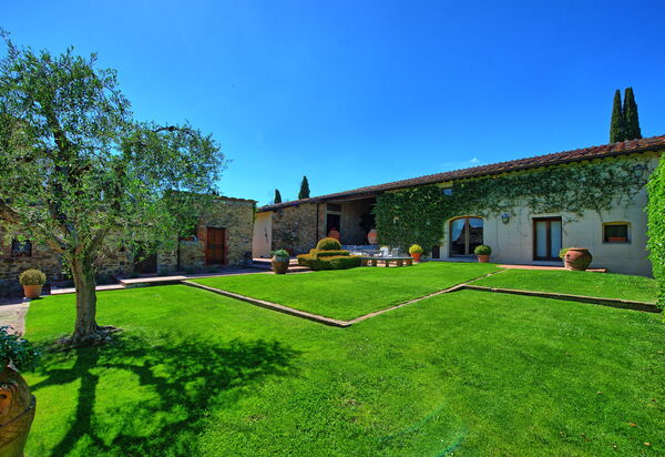 Villa Paneretta: Building Exterior, Garden, Summer