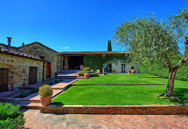 Villa Paneretta: Building Exterior, Garden, Summer