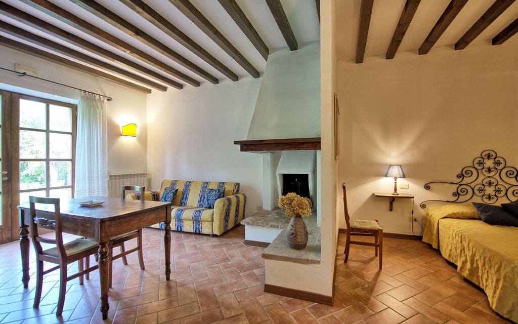 Casale Chieteno: Bedroom, Living Room