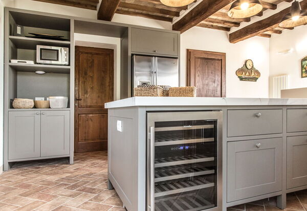 Villa Chiugi: Küche