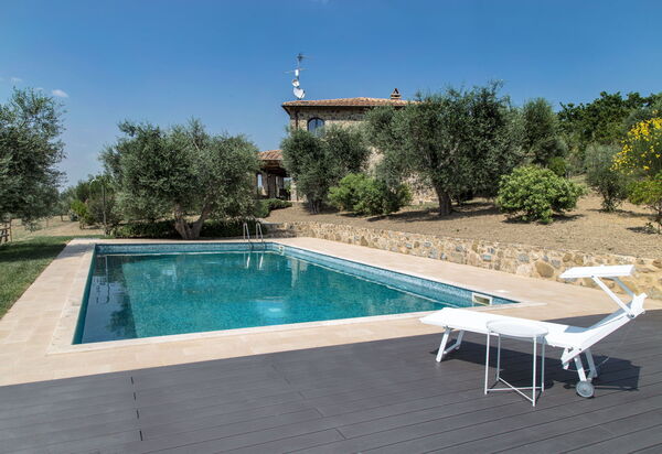 Villa Chiugi: Schwimmbad