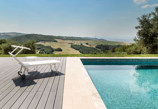 Villa Chiugi: Ansichten, Schwimmbad