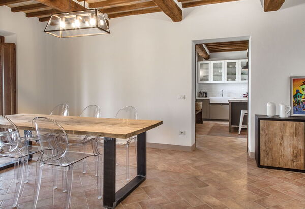 Villa Chiugi: Esszimmer