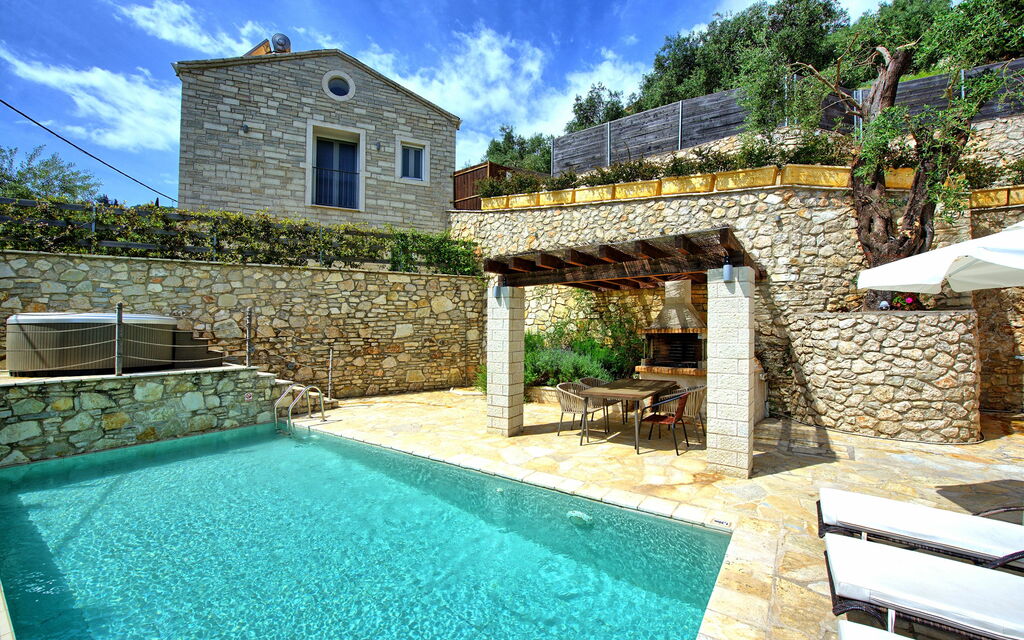 Villa Yaisemi: Balcon / Terrasse / Patio, bassin, Été