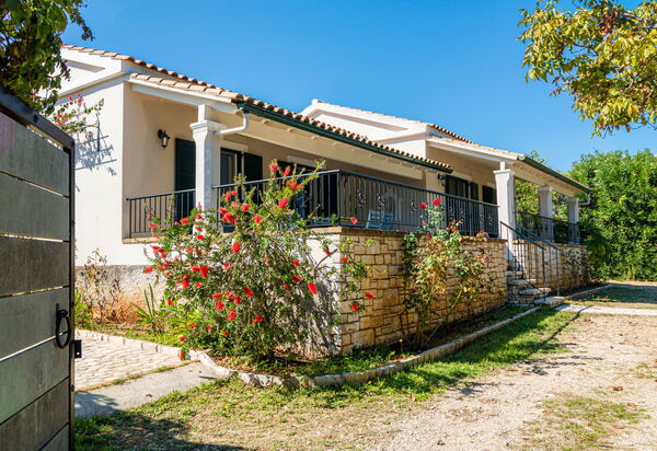 Votana House: Außen, Draussen, Garten