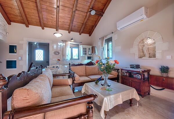 Villa Despanto: Гостиная