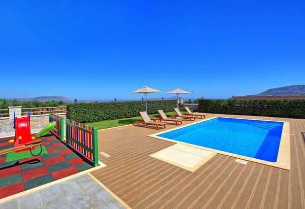 Villa Despanto: бассейн