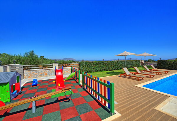 Villa Despanto: бассейн, Открытый, Сад