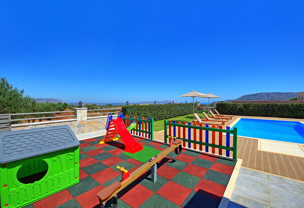 Villa Despanto: бассейн