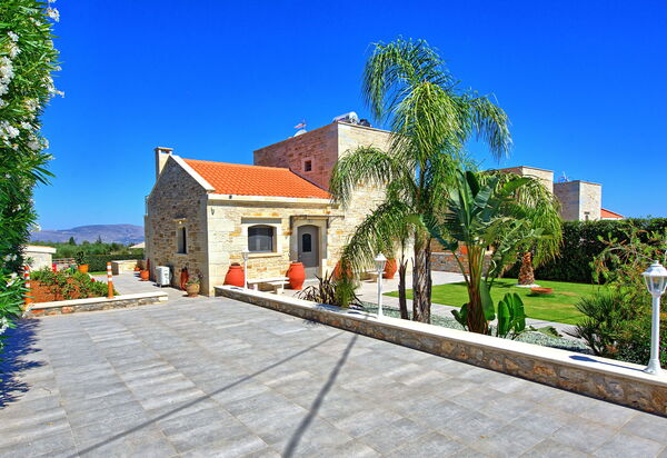 Villa Despanto: Экстерьеры