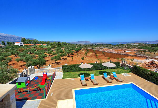 Villa Despanto: бассейн, Взгляды