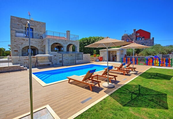 Villa Despanto: бассейн, Открытый, Сад