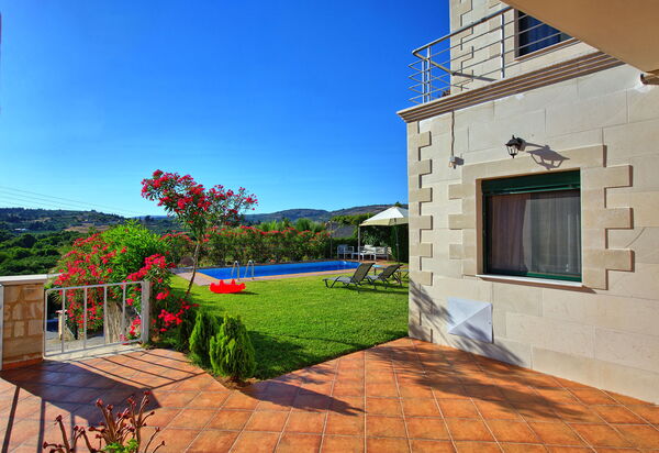 Villa Politini: Have, pool, Udvendige