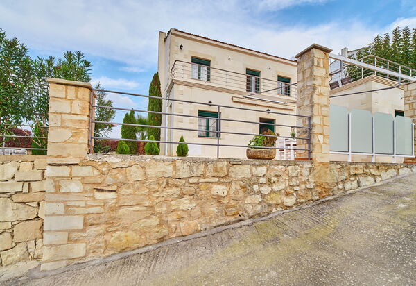 Villa Politini: Udendørs, Udvendige