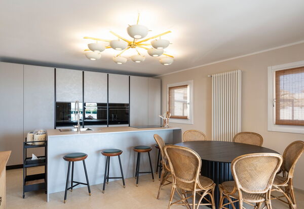 Aurispa: Cuisine, Salle à manger