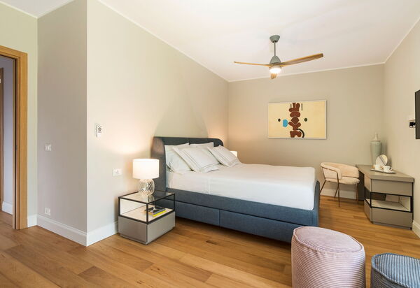 Villa Colleverde: chambre à coucher