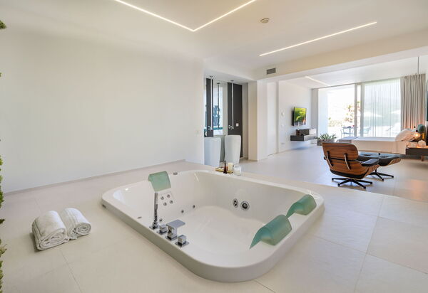 Villa Greta: джакузи, Спальня