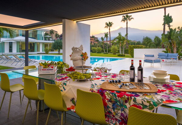 Villa Greta: Балкон / Терраса / Патио, Сад