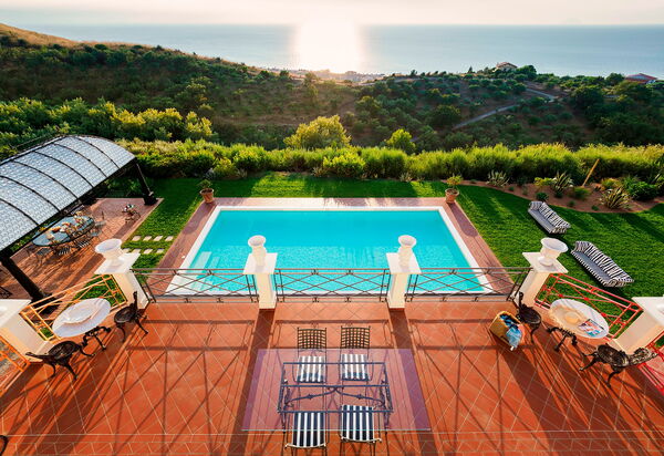 Villa Estella: Balkong / terrass / uteplats, slå samman