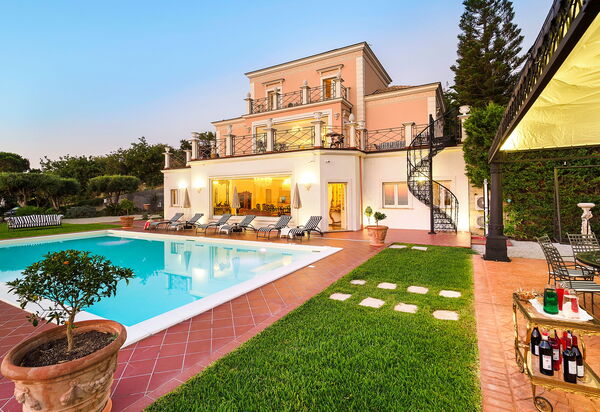 Villa Estella: slå samman, Trädgård, Utomhus