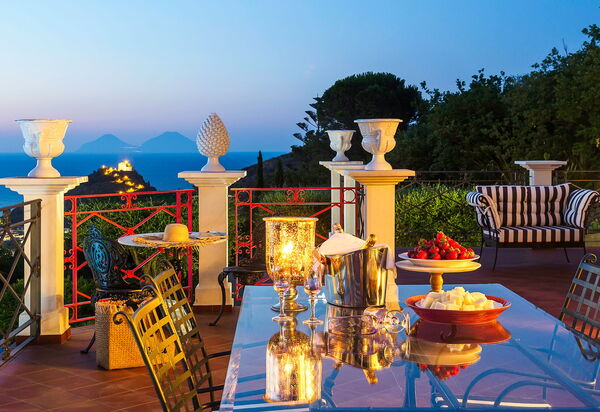 Villa Estella: Balkong / terrass / uteplats, Utomhus