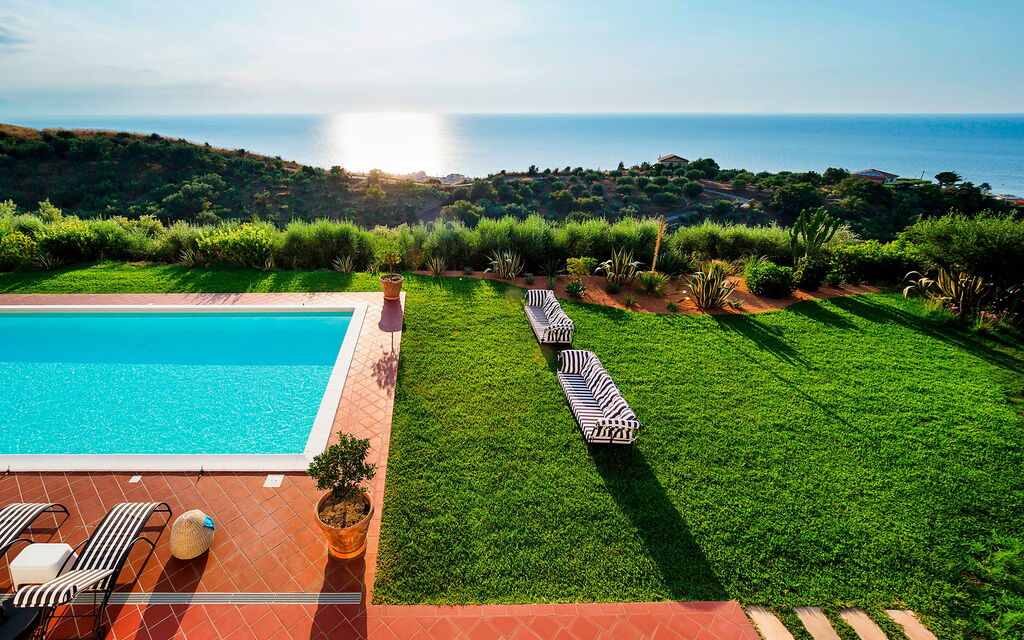 Villa Estella: Giardino, Piscina