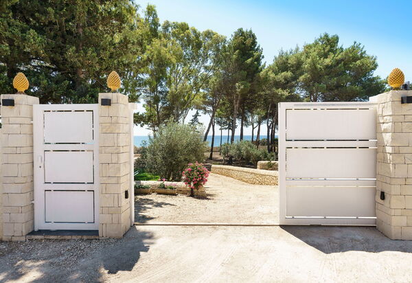 Marinella Punta Milocca: Hoofdingang