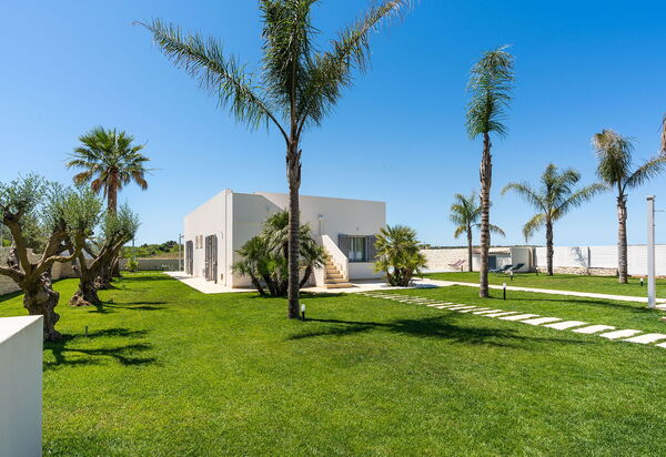 Villa Nica: Buitenkanten, Tuin