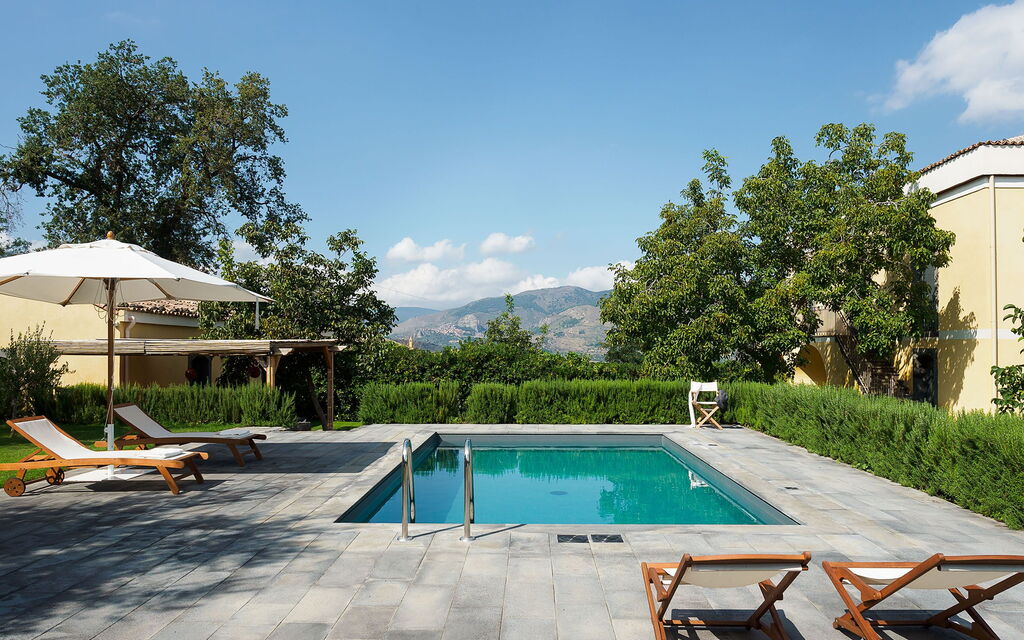 Villa Nerello: Outdoor, Pool