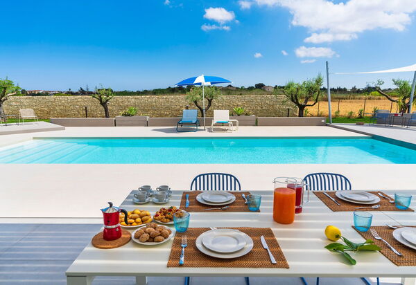 Villa Mia: бассейн