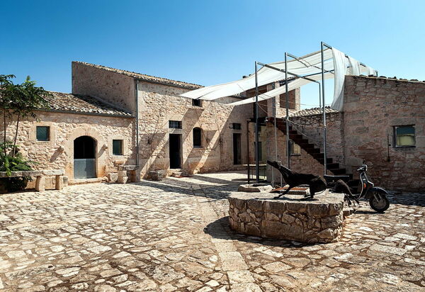 Villa Edicole: Buitenkanten, Buitenshuis