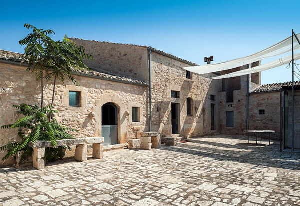 Villa Edicole: Buitenkanten, Buitenshuis