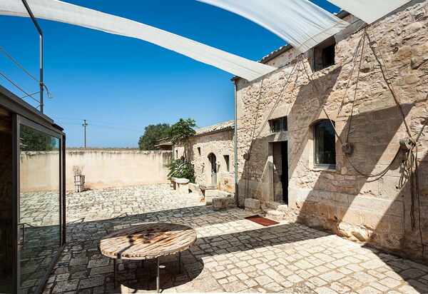 Villa Edicole: Buitenkanten, Buitenshuis